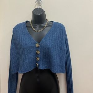 urban outfitters long sleeve blue top xs with tortoise shell buttons